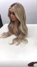 Load and play video in Gallery viewer, Honey Blonde Ombre Highlight Lace Frontal 13x4/ 13x6/ 360 Lace Human Hair Wigs Hd Transparent Remy Hair Pre-plucked Glueless Dark Roots 180%
