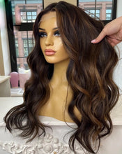 Load image into Gallery viewer, 13x4/13x6/360 lace Brown Highlight Wig Human Hair Wigs 13x6 Blonde Body Wave Lace Front Wig Pre Plucked HD Transparent 180% density Lace Frontal Wig
