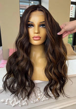 Load image into Gallery viewer, 13x4/13x6/360 lace Brown Highlight Wig Human Hair Wigs 13x6 Blonde Body Wave Lace Front Wig Pre Plucked HD Transparent 180% density Lace Frontal Wig
