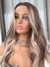 Load image into Gallery viewer, Highlight Platinum Blonde Natural Wave Lace Front Wig Body Wave Blonde Human Hair Wigs 180% Density
